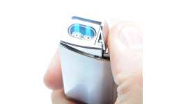Briquet torche double flamme avec perforeuses